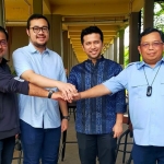Pertemuan Emil Dardak dan Bayu Airlangga usai penetapan Ketua DPD Partai Demokrat Jatim. Foto: Ist
