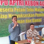 Soemitro Samadikoen, Ketua DPN APTRI Pusat, saat memberikan pengarahan kepada pengurus DPD dan DPC APTRI Kebonagung Malang, Sabtu (24/11). Foto: IWAN I/BANGSAONLINE