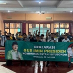 Komunitas petani di Situbondo saat mendeklarasikanh dukungan terhadap Muhaimin Iskandar sebagai presiden pada pesta demokrasi mendatang.