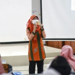 Bunda PAUD Kota Kediri Ferry Silviana Abdullah Abu Bakar saat membuka workshop.