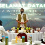 Kepala BNPB Letjend TNI Doni Monardo saat memberikan sambutan disaksikan Wali Kota Risma dan Menkes dr Terawan. foto: ist.
