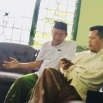 M. Zaini saat bersama Ketua PCNU Kabupaten Kediri KH. Mochamad Djazuli Ma’mun di graha Muslimat NU Kabupaten Kediri.