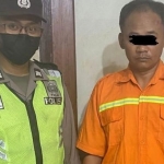 Pelaku curanmor saat ditahan petugas dari Polsek Semampir, Surabaya.