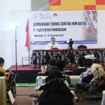 Acara bimbingan teknis dan fasilitasi peralatan sentra IKM batik di salah satu hotel di Kabupaten Pamekasan. 