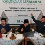 Pengurus Lesbumi PCNU Sidoarjo saat memaparkan kebudayan lokal Kota Delta pada Rakornas IV Lesbumi NU di Pondok Pesantren Kaliopak, Yogyakarta.