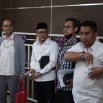 Mantan Bupati Probolinggo, Hasan Aminuddin, saat dipindah ke Lapas Surabaya.