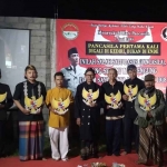 Ketua Harian Situs Ndalem Pojok Persada Sukarno Kediri, Kushartono (paling kanan), usai tasyakuran Hari Lahir Pancasila. Foto: Ist