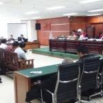 SAKSI - Suasana sidang TPPU dengan terdakwa mantan Bupati Bangkalan, Fuad Amin Imron yang menghadirkan 14 saksi, di Pengadilan Tipikor, Jakarta, Kamis (13/8). (foto: tribun)
