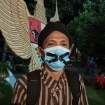 Kushartono, Ketua Harian Situs Ndalem Pojok Persada Soekarno. (foto: MUJI HARJITA/BANGSAONLINE)