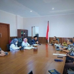 Rakor Penyediaan Dana Pemilihan Gubernur dan Wakil Gubernur Jawa Timur Tahun 2024 di kantor Bakesbangpol Jatim. Foto : istimewa.