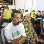 Samanhudi Anwar (kaos putih) saat pulang ke Kota Blitar disambut puluhan pendukung yang tergabung dalam Kawulo Alit Kota Blitar.