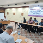 Pemaparan diskusi hasil riset AJI dan ICW di Hotel Santika, Jalan Raya Gubeng, Kota Surabaya, Senin (20/3/2023). Foto: YUDI ARIANTO/ BANGSAONLINE