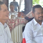Bupati Gresik, Fandi Akhmad Yani, bersama Chef Juna saat menghadiri Bandeng Fest 2021. Foto: SYUHUD/ BANGSAONLINE