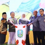 Gubernur Khofifah saat membuka LKS SMK tingkat provinsi di Jember.