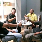 Petinggi lima poros partai Gresik saat menggelar pertemuan. foto: SYUHUD/ BANGSAONLINE