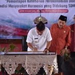 Plt Bupati Marhaen Djumadi saat menandatangani berita acara Musrenbang RKPD Kabupaten Nganjuk Tahun 2024.