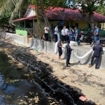Pencemaran Limbah Minyak Hitam di Kawasan Objek Wisata Kampung Melayu Nongsa Batam. Foto: Ist