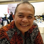 Ketua DPC PDIP Kota Malang I Made Rian Diana Kartika saat dikonfirmasi wartawan di hotel Santika Malang, Ahad (21/07). foto: IWAN IRAWAN/ BANGSAONLINE