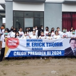 Puluhan pemuda di Kabupaten Kediri saat mendeklarasikan diri mendukung pencalonan Erick Thohir sebagai Calon Presiden RI pada Pilpres 2024. (Foto: Ist.)