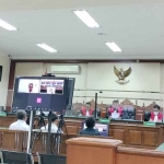 Suasana sidang lanjutan kasus korupsi Bupati Bangkalan non-aktif di Pengadilan Tipikor Surabaya.