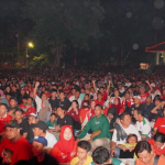 Ribuan warga Sidoarjo memadati alun-alun Sidoarjo di acara Nobar Geden (dok. Ist)