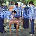 TEKEN: Pelantikan pejabat fungsional Pemkab Sidoarjo di Pendapa Delta Wibawa, Kamis (30/7). foto: ist.