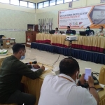 Suasana Pleno Rekapitulasi DPSHP dan Penetapan DPT Pilwali di KPU Kota Surabaya.