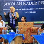 Gubernur Khofifah saat berkunjung ke SMA Kebangsaan Lampung Selatan.