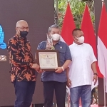 Kusnadi, Ketua DPRD Jatim, salah satu kader PDI Perjuangan yang mendapat penghargaan PWI Jatim. foto: istimewa