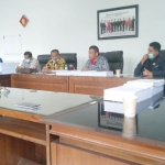 Lintas Komisi DPRD Kota Malang saat menggelar rapat terkait anggaran penanganan Covid-19 di Kota Malang, Senin (30/03). foto: IWAN IRAWAN/HARIAN BANGSA 