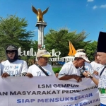 
Demo LSM Gempur Situbondo dukung pertemuan WWF di Bali.