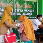 Suasana giat vaksinasi booster di KUA Kecamatan Palang.