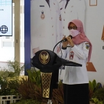 Wakil Bupati Kediri Dewi Mariya Ulfa saat memberikan sambutan pembukaan job fair. foto: ist.