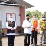 Wapres RI KH. Ma’ruf Amin meninjau progres pembangunan huntara di kawasan relokasi bagi warga terdampak erupsi Gunung Semeru di Desa Sumber Mujur, Kecamatan Candipuro, Kabupaten Lumajang, Jawa Timur, Jumat (14/1/2022).