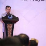 ?Wakil Presiden Republik Indonesia Jusuf Kalla saat memberikan arahan dalam acara penyerahan Hasil Evaluasi SPBE tahun 2018 di Jakarta, Kamis (28/3).