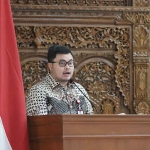 Bupati Kediri, Hanindhito Himawan Pramana, saat menyampaikan LKPJ 2023.