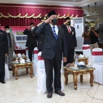 Bupati Sumenep Achmad Fauzi saat mengikuti upacara peringatan Hari Kesaktian Pancasila secara virtual yang dipimpin Presiden RI Joko Widodo.