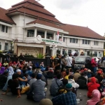 Demo pedagang Merjosari di Balaikota Malang Rabu (28/12).