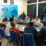 Rapat lanjutan bertempat di Kantor Kecamatan Pandaan pada Selasa (23/3/2021) pada pukul 19.00 WIB, dihadiri oleh camat, kasi pemerintahan, BPD, LPM, kepala desa, dan bendahara desa.