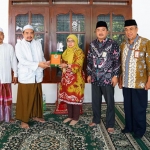 DJP Jatim II saat mengunjungi Pesantren Al-Amien Prenduan, Sumenep. Foto: Ist