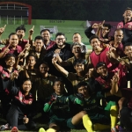 Mas Dhito (berkacamata) bersama Tim Sepakbola Kabupaten Kediri.