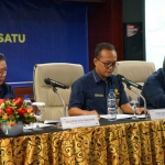 Kakanwil DJP Jatim II, Agustin Vita Avantin (kiri), saat memberikan penjelasan soal program PSA. Foto: Ist