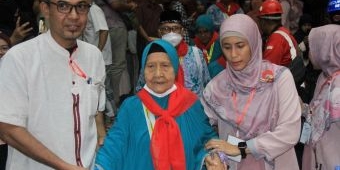 SIG Berangkatkan Masmuchibah, Jemaah Haji Tertua asal Gresik