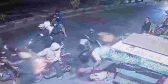 Gunakan Seragam Silat Kera Sakti, Pemuda di Surabaya Dikeroyok 15 Orang Diduga Anggota PSHT