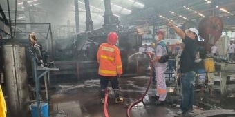 Mesin Pemanas Produksi PT Indospring di Gresik Terbakar