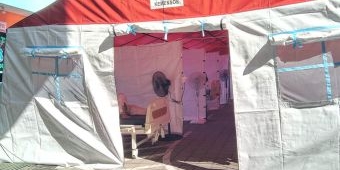Kamar Penuh, Rumah Sakit di Ngawi Pasang Tenda Untuk Tambah Ruang Perawatan