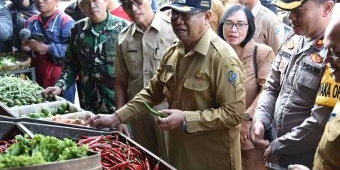 Pastikan Kebutuhan Pokok Tercukupi saat Ramadhan 2023, Bupati Tulungagung Gelar Operasi Pasar