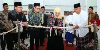Gubernur Khofifah Resmikan Asrama Mahasiswa Luar Negeri Universitas KH Abdul Chalim Mojokerto
