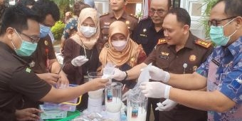 Kejari Gresik Musnahkan BB Narkoba, Senpi, Hingga Upal