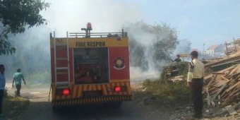 Dalam Sehari, 7 Unit Mobil Damkar BPBD Sidoarjo Padamkan 3 Lokasi Kebakaran Sekaligus